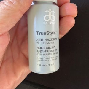 Arbonne TrueStyle Ant-frizz Dry Oil
